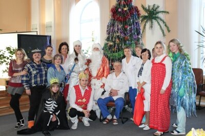 Сотрудники травмбольницы провели новогодний утренник для маленьких пациентов больницы, декабрь 2019 г.